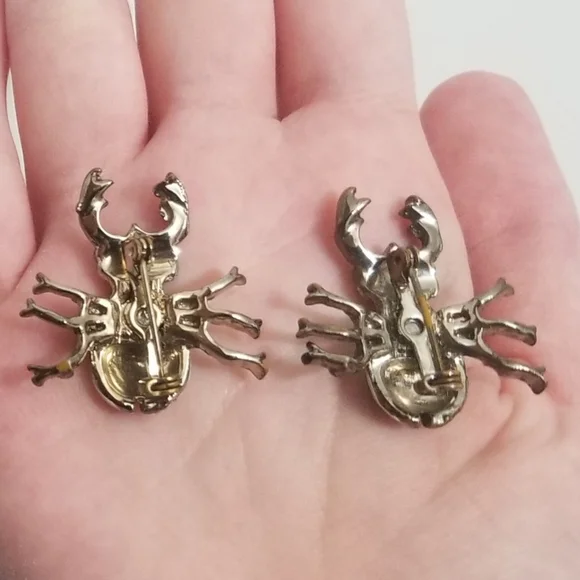 Beetlejuice vibes: 2 quirky vtg b&w enamel beetle brooches w clear stones - Picture 3 of 5